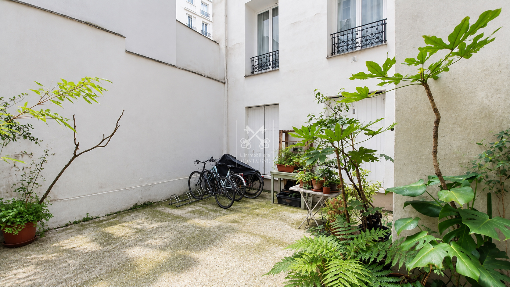 Maison à vendre à Paris, 1 272 m² – photo 2 sur 17